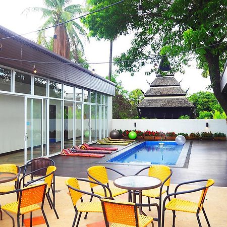 Mercy Hostel Чианграй Экстерьер фото