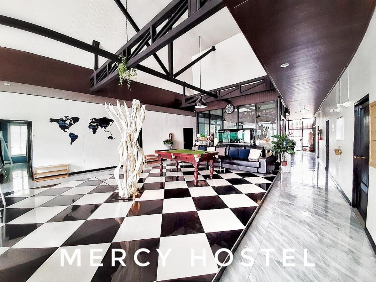 Mercy Hostel Чианграй Экстерьер фото