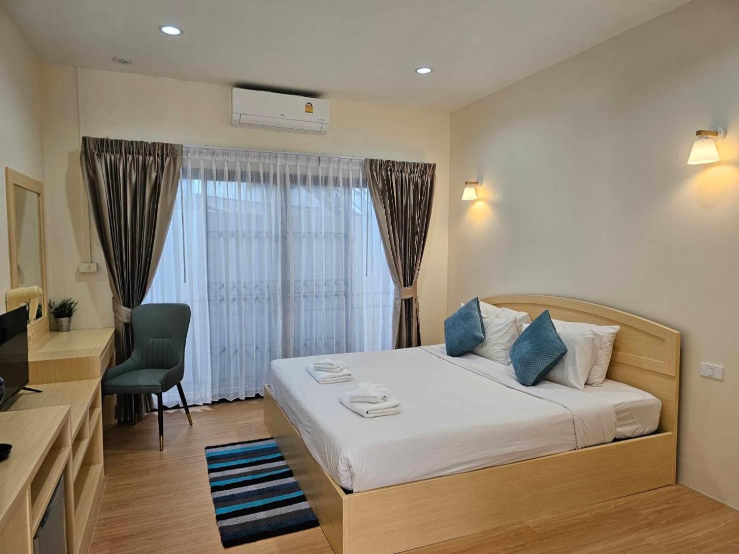 Mercy Hostel Чианграй Экстерьер фото