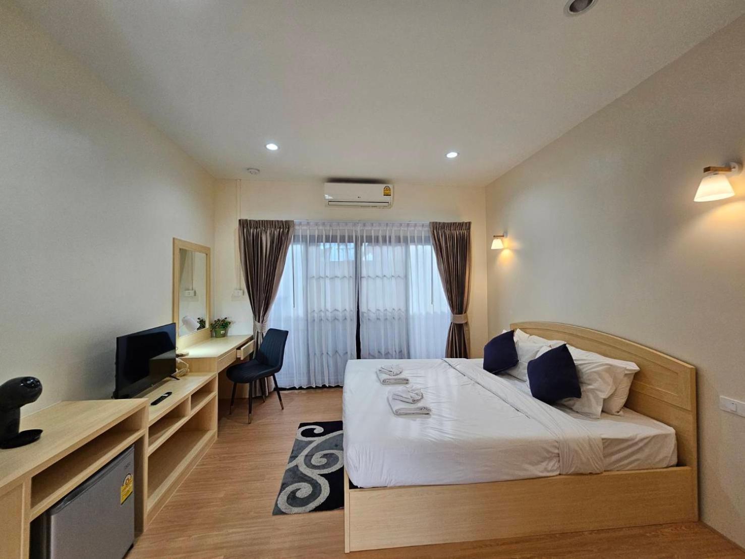 Mercy Hostel Чианграй Экстерьер фото