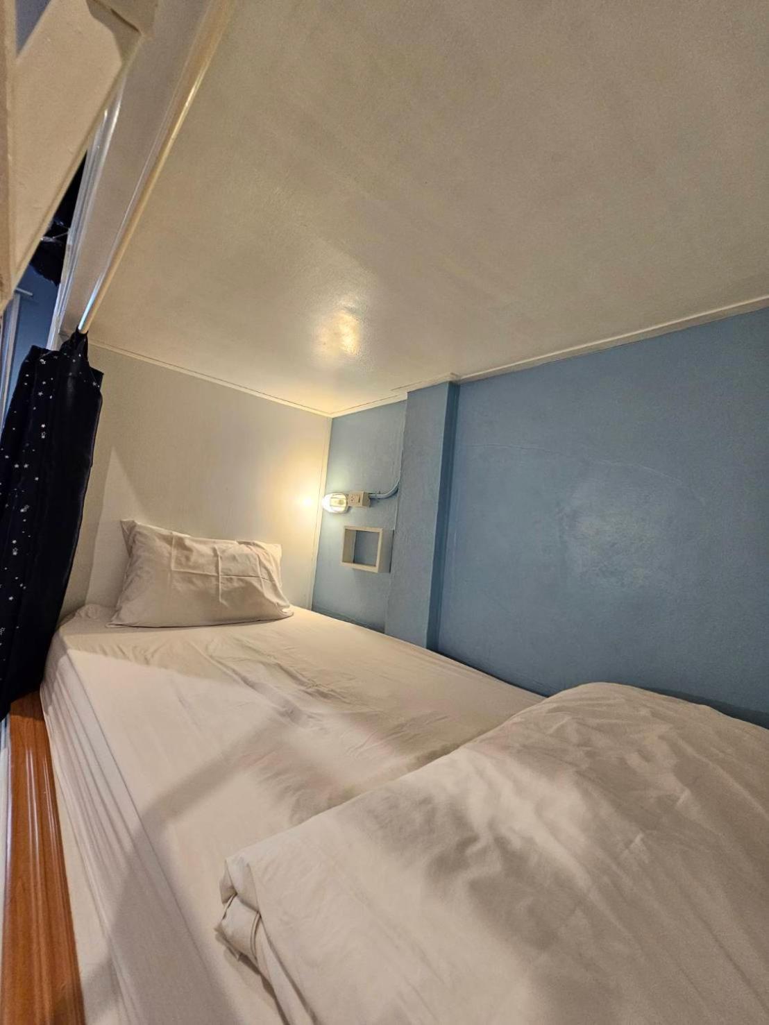 Mercy Hostel Чианграй Экстерьер фото