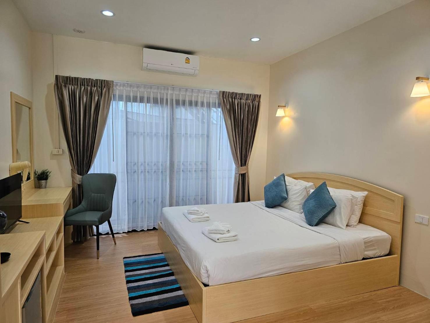 Mercy Hostel Чианграй Экстерьер фото
