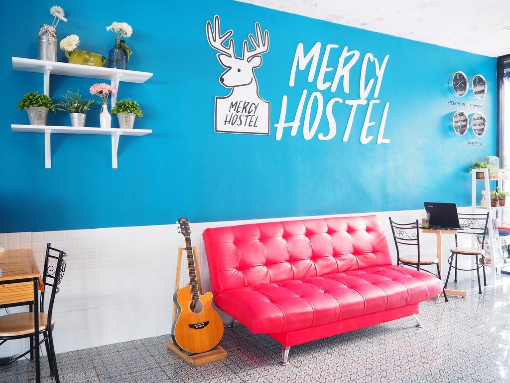 Mercy Hostel Чианграй Экстерьер фото
