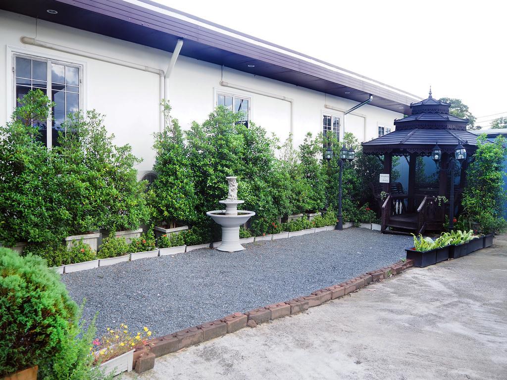Mercy Hostel Чианграй Экстерьер фото
