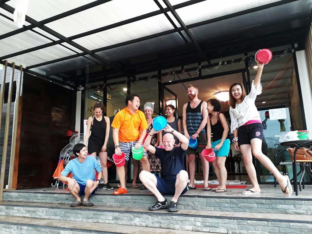 Mercy Hostel Чианграй Экстерьер фото